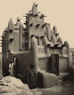 Dogon Architecture, Mud Architecture, Architecture Antique, African House, Mud House, Afrique Art, African Architecture, Types Of Architecture, Unusual Homes