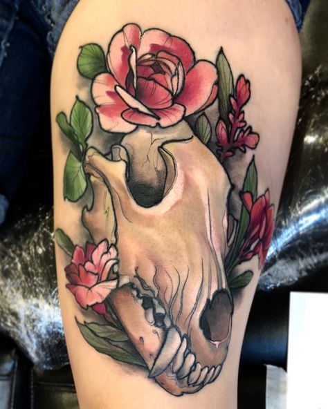 Wolf Skull Tattoo, Skull With Flowers Tattoo, Tattoo In Color, Traditional Thigh Tattoo, Skull Tattoo Flowers, Fox Skull, Famous Tattoo Artists, Skull With Flowers, Wolf Skull