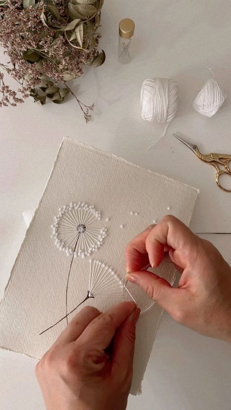 Viana Ilustración | Me gusta seguir haciendo Dientes de León porque esta pieza me ha dado muchísimas alegrías. Esta en concreto la tenéis disponible ya en la… | Instagram Paper Embroidery Art, Paper Embroidery Tutorial, Embroidery Project Ideas, Embroidered Photo Art, Embroidered Paper, Embroidery On Paper, Stitching On Paper, Boho Crafts Diy, Yarn Wall Art