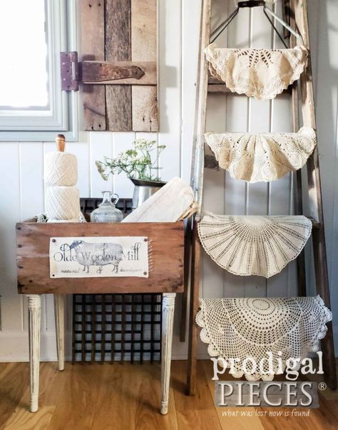 Rustic Farmhouse Crate Table Made from Upcycled Parts by Larissa of Prodigal Pieces | prodigalpieces.com #prodigalpieces #farmhouse #furniture #home #homedecor Crate Side Table, Vintage Lockers, Crate Table, Crate Ideas, Old Crates, Crate Shelves, Farmhouse Interior Design, Farmhouse Side Table, Craft Techniques