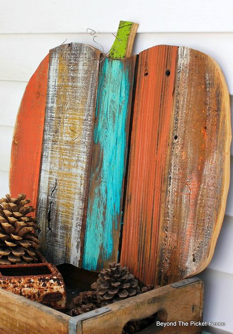 Beyond The Picket Fence: Scrappy Pumpkin Wood Halloween Decorations, Fall Crafts For Adults, Fall Wood Crafts, Easy Fall Crafts, Fall Deco, Pallet Crafts, Fall Crafts Diy, Fall Projects, Pumpkin Crafts