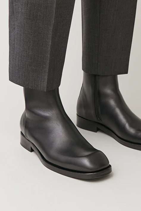 New Accessories - COS IE Ankle Boots Outfit Men, Leather Ankle Boots Outfit, Cos Boots, Spring Wishlist, Boots Men Outfit, Boots Outfit Men, Boots Outfit Ankle, Chelsea Boots Men, Flip Flop Shoes