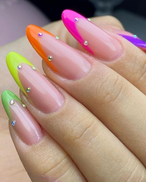 Neon Nails With Rhinestones, Belle Nails, Lily Nails, Oval Shaped Nails, Mint Green Nails, Neon Green Nails, Green Acrylic Nails, Dark Green Nails, Long Stiletto Nails