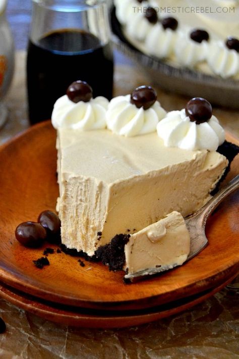 9 Recipes for Baking with Coffee Cappuccino Pie, Coffee Pie, Dessert Snacks, Italian Bakery, Pie Pops, Cold Foods, Easy Cold, Italian Dessert, Kolaci I Torte