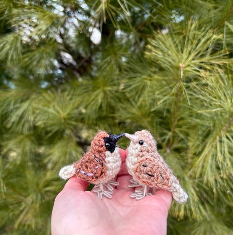 Crochet Sparrow, Crochet Male, Female Sparrow, Crochet Minis, Realistic Crochet, Bird Amigurumi, Crochet Bird, Tiny Crochet, Crochet Birds