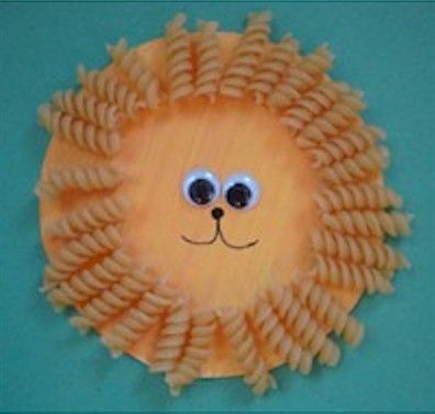 This Macaroni Lion is an easy craft for kids. The best part is you only need a few simple craft materials to make this cute creature! There are all kinds o Safari Crafts, Lion Craft, Daniel And The Lions, Vbs Crafts, Church Crafts, Paper Plate Crafts, Daycare Crafts, Plate Crafts, Crafty Kids