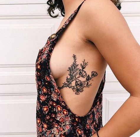 Tattoo Planets, Cage Tattoos, Ribcage Tattoo, Hidden Tattoos, Fan Tattoo, Beautiful Flower Tattoos, Geniale Tattoos, Arm Tattoos, 문신 디자인