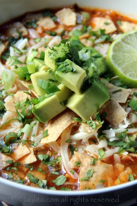 Turkey or Chicken Tortilla Soup with Avocado Turkey Tortilla Soup, Chicken Tortillas Soups Recipe, Tortilla Soup Recipe, Savory Soups, Chicken Tortilla Soup, Chicken Tortilla, Think Food, Tortilla Soup, Bowl Of Soup