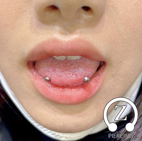 Dream Piercings, Snake Eyes Piercing, Tongue Piercing Jewelry, Mouth Piercings, Eye Piercing, Pretty Ear Piercings, Cool Piercings, Tattoos For Black Skin, Cute Piercings