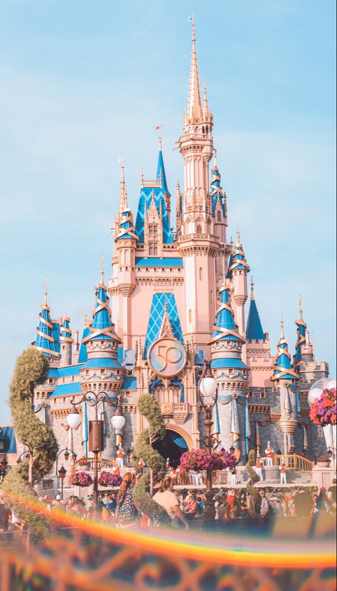 Disney 50th Anniversary, Disneyland Pictures, Disney Background, Cute Disney Pictures, Disney Phone Wallpaper, Disney World Parks, Cinderella Castle, Wallpaper Iphone Disney, Disney Aesthetic