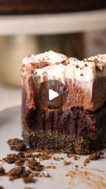 Rosie Brown on Instagram: "Mississippi Mud Pie 🍫 

chocolate cookie crust layered with rich fudgey brownie, silky chocolate pudding, clouds of whipped cream and a sprinkle of even more chocolate 🤤

This four layered treat is made without eggs, or dairy plus it’s super simple to make if you’re looking for a quick and easy dessert to make this weekend. Find the full recipe on my website (link in my bio) or comment ‘recipe’ and I’ll send the link straight to you! 🥰

#mississippimudpie #mudpie #chocolatepie #chocolatebrownies #brownies #dairyfreerecipes #egglessbaking #fathersdaytreats #fathersdaycake #pie" Chocolate Cookie Crust, Mississippi Mud Pie, Pie Chocolate, Dessert To Make, Mississippi Mud, Eggless Baking, Fathers Day Cake, Easy To Make Desserts, Chocolate Pies