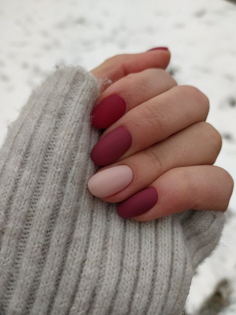 Matte Vacation Nails, Mat Finish Nails, Plain Matte Nails, Subtle Winter Nails, Matte Nails Winter, Matte Winter Nails, Winter Nails Matte, Matte Spring Nails, Matte Nails Pink