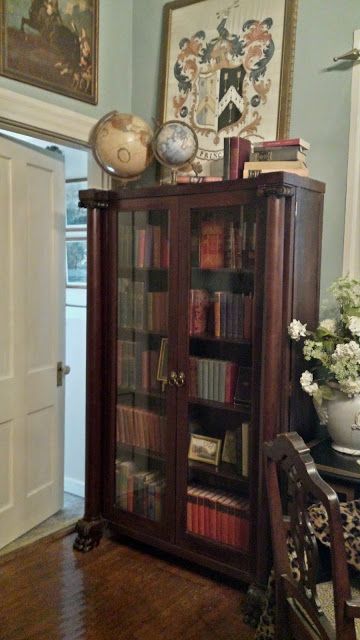 Old Style Furniture, Old World English Decor, Old World Design Ideas, Old World Library Decor, Old English Study Room, Old World Style Bedroom, Traditional Style Furniture, Old World Style Decorating, Old World Style Living Room