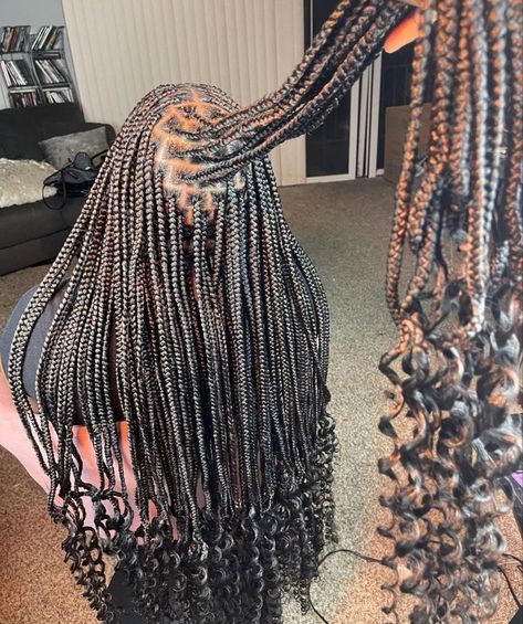 Twist Braids With Curls, Small Twist Braids, Knotless Box Braids With Curls, Small Knotless Box Braids, Box Braids With Curls, Holiday Braids, Latest Hair Braids, Small Knotless, Style Braids