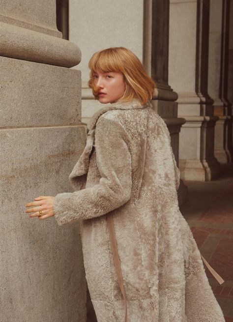 Lou wears Club Monaco Raniko Shearling Coat Winter Fashion Shoot Ideas, Charlotte Wales, City Fashion Photography, Winter Campaign, 2016 Fall, Campaign Fashion, Street Portrait, Portrait Photography Poses, Fall Photoshoot