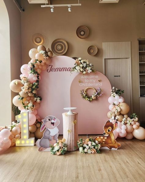 Sims Luv Creations (@simsluvcreations) • Instagram photos and videos Bambi Balloon Garland, Forest Theme Backdrop, Baby Shower Arch Ideas, Bambi Party Ideas, Birthday Forest Theme, Bambi Baby Shower Ideas, Bambi Birthday, Balloon Birthday Themes, Bambi Characters