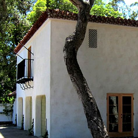 Gorgeous Spanish Style ADU Rises Out of Old Two-Story Garage Spanish Style Garage Doors, Spanish Adu, Spanish Bungalow Exterior, Two Story Garage, Spanish Exterior, Contemporary Garage, Spanish Bungalow, Garage Apartment Plans, Coop Design