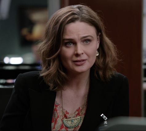 Temperance "Bones" Brennan - Bones "The Last Shot at a Second Chance" Bones Brennan, Temperance Bones, Temperance Brennan, Booth And Bones, Good Gravy, Bones Tv Show, Last Shot, Detective Series, Emily Deschanel