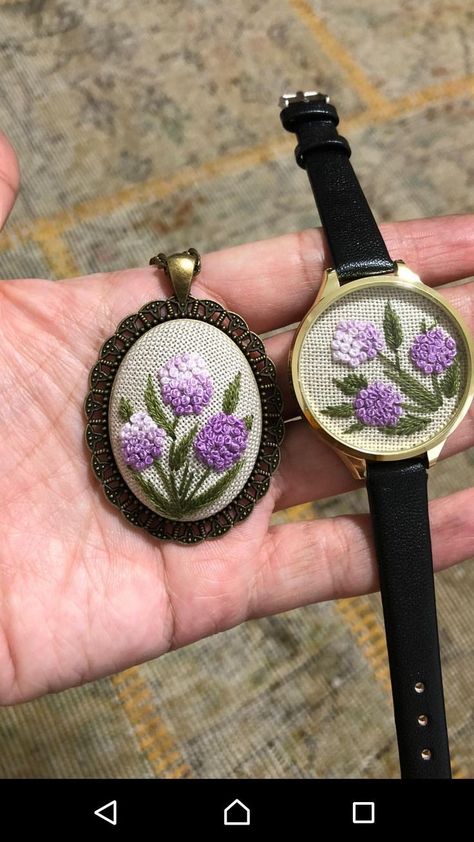 Embroidered Pins, Bullion Embroidery, Embroidery Pendant, Hand Embroidered Jewelry, Clothes Embroidery Diy, Miniature Embroidery, Tambour Embroidery, Diy Embroidery Designs, Hand Embroidery Flowers