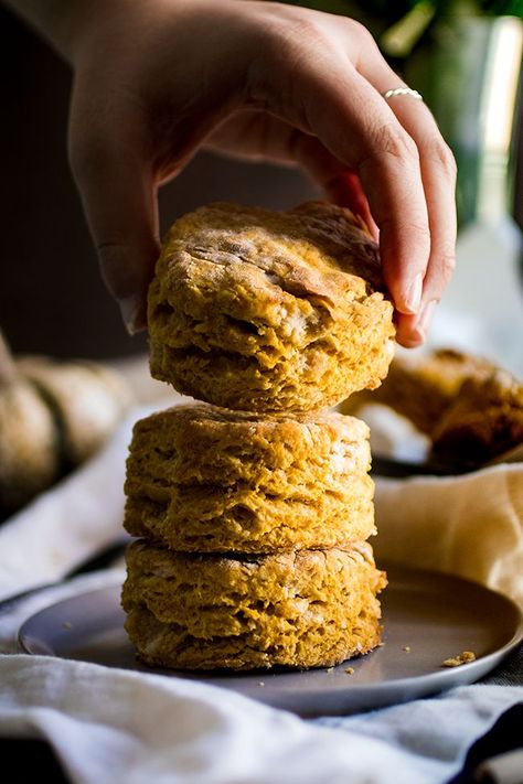 Pumpkin Biscuits Recipe, Pumpkin Biscuits, Fall Yummies, Savory Breads, Flaky Biscuits, Desserts With Biscuits, Delicious Thanksgiving, Happy Food, Sweet Rolls