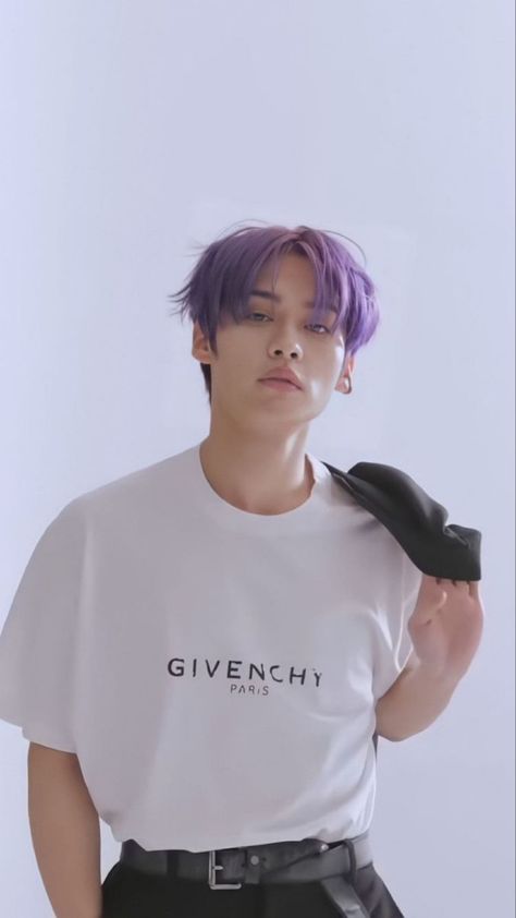 Lee Know Purple Hair Wallpaper, Purple Lee Know, Lee Know Purple Hair, Lee Min Ho Birthday, Stray Kids Minho, Bad Boy Aesthetic, Beauty Photoshoot, Lee Know Stray Kids, Aesthetic People