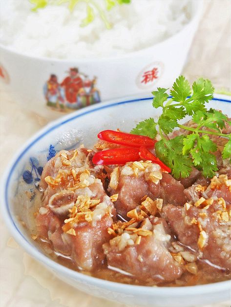 KitchenTigress: Steamed Garlic Pork Ribs Chinese Confinement, Steamed Pork Ribs, Steamed Recipes, Chinese Cuisine Recipes, Steamed Food, Chinese Meals, Chicken Powder, Steamed Pork, Garlic Pork