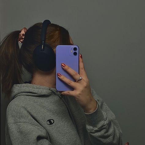 Headphone aesthetic, Sony headphones, mirror pose, brunette, champion, sweater, iPhone, black headphones, girl, selfie, Sony Mx5 Headphones Black, Sony Xm5 Headphones Black, Sony Wh-1000xm5 Black, Sony Xm5 Black Aesthetic, Sony M5 Headphones, Sony Xm5 Headphones Outfit, Sony Mx5 Headphones Aesthetic, Sony Xm5 Black, Sony Black Headphones