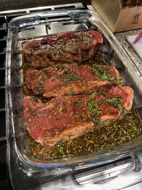 Strip Steak Marinade Recipes, Strip Steak Marinade, New York Strip Steak Recipes, Red Wine Marinade, New York Steak Recipe, Strip Steak Recipes, Ny Strip Steak Recipes, Steak With Red Wine, Wine Marinade