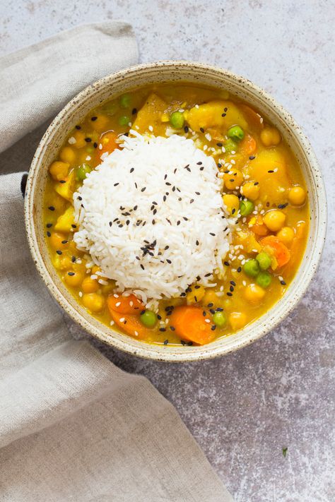 Heath Dinners, Vegan Japanese Curry, Vegan Curries, Golden Curry, Recipes Japanese, Vegan Japanese, Vegan Curry Recipes, Japanese Diet, Vegan Instant Pot Recipes