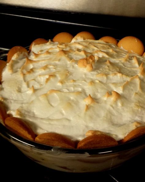 Hot Banana Pudding, Hot Banana, Banana Pudding From Scratch, Old Fashioned Banana Pudding, Homemade Banana Pudding Recipe, Banana Pudding Desserts, No Bake Banana Pudding, Southern Banana Pudding, Homemade Banana Pudding