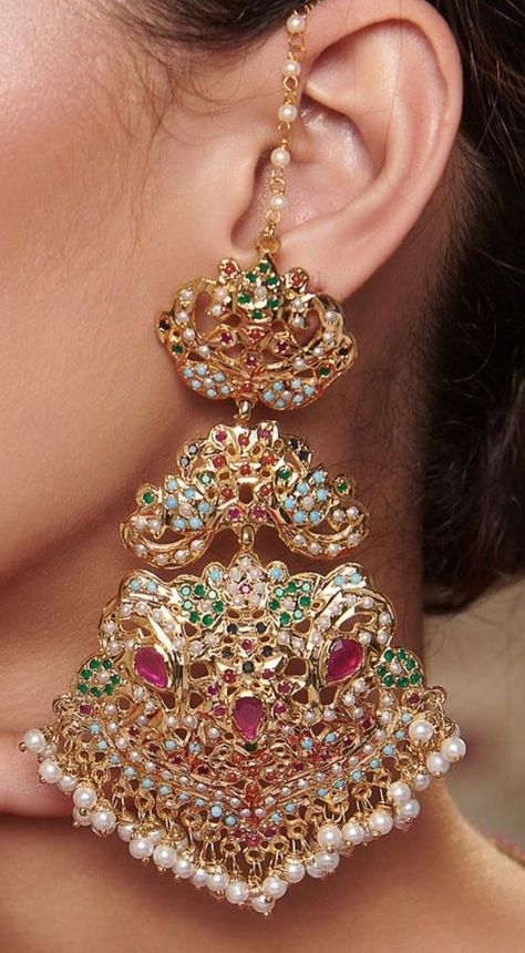 Uncut Diamond Earrings, Jadau Jewellery, Indian Wedding Jewelry Sets, Neck Pieces Jewelry, Indian Jewelry Earrings, Engagement Mehndi Designs, Gold Earrings Models, Fancy Jewelry Necklace, Bridal Jewelry Vintage