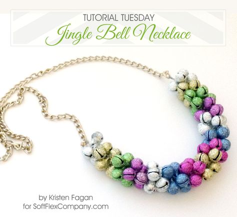 Jingle Bell Necklace, Free Necklace Patterns, Seashells Jewelry, Jingle Bells Diy, Bell Garland, Garland Crochet, Christmas Jewelry Diy, Bell Necklace, Christmas Bazaar