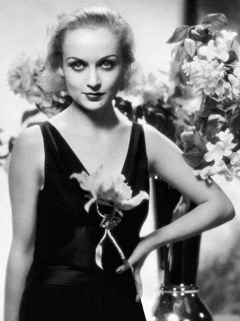 1930S Stars | Carole Lombard, 1930s | Movie stars 1930s Movie Stars, Soft Natural Kibbe Celebrities, Kibbe Celebrities, Carole Lombard Style, Clark Gable Carole Lombard, Soft Natural Kibbe, Carol Lombard, My Man Godfrey, 1920s Actresses