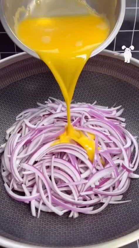 foodcook(@foodfafsla22) on TikTok: Vegetables and eggs pancakes👍😋🥰👍#food #cooking #pancake #egg Onion Pancake, Table D Hote, No Egg Pancakes, Onion Recipes, Food Cooking, Gorgeous Design, Red Onion, Pancakes, Egg