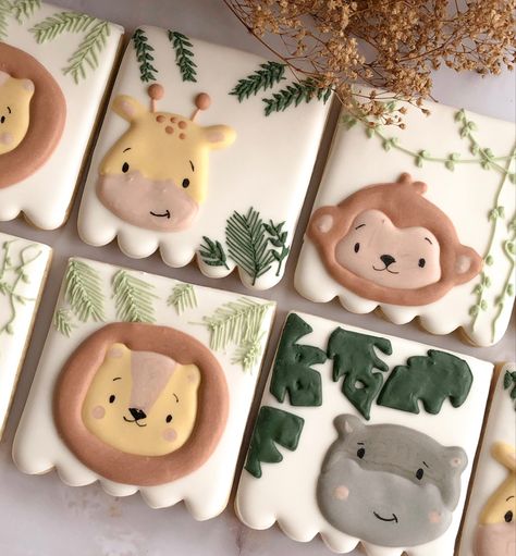 Giraffe Decorated Cookies, Jungle Cookies Decorated, Jungle Theme Cookies, Jungle Baby Shower Cookies, Safari Sugar Cookies, Safari Baby Cookies, Jungle Animal Cookies, Safari Cookie, Lion Cookies