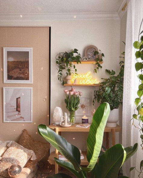 Transform your space into a tranquil haven with Vellabox - the ultimate all-natural candle subscription. Let your dream decor come to life with our carefully curated scents and eco-friendly candles. 📷: @styledby.rhonda Neon Sign Living Room, Good Vibes Neon Sign, Vibes Neon Sign, Candle Surprise, Match Jar, Artisan Candles, Eco Friendly Candles, Natural Candles, Fall Holidays