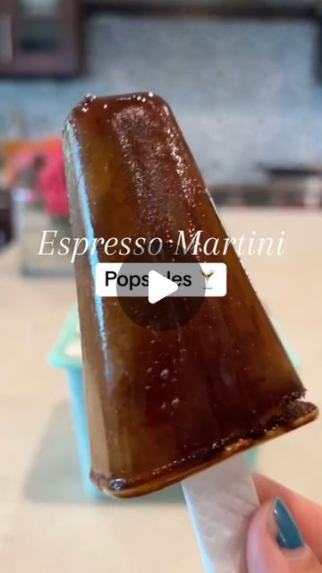 Cocktails (21+ to follow) on Instagram: "Chill vibes with a caffeine kick! 😎🍸 Making Espresso Martini Popsicles for the perfect spring treat! ☀️🍹 #EspressoMartini #Popsicle #SummerVibes#summercocktails" Espresso Martini Popsicle, Alcoholic Popsicles, Party Essen, Spring Treats, Cocktail Ideas, Boozy Desserts, Cocktail Drinks Recipes, Chill Vibes, Coastal Kitchen