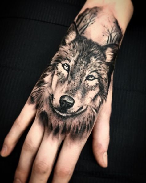 Wolf Hand Tattoos For Women, Wolf Hand Tattoo Men, Wolf Tattoo Hand, Wolf Tattoo On Hand, Wolf Hand Tattoo, White Wolf Tattoo, Hand Palm Tattoos, Howling Wolf Tattoo, Hand Tatto