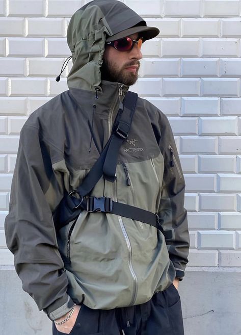 Arcteryx Jacket, Eye Jacket, Japanese Mens Fashion, Techwear Jacket, Techwear Outfits, Techwear Fashion, Classy Streetwear, New Balance Outfit, Future Clothes