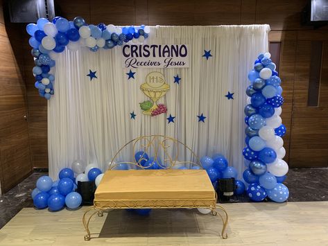 #communion #holycommunion #balloons #unevenballoons Communion Backdrop Ideas, Communion Decorations Boy, First Communion Backdrop Ideas, First Holy Communion Decoration Ideas, Communion Cake Pops, Communion Balloons, Holy Communion Cake, First Holy Communion Cake, Naming Ceremony Decoration