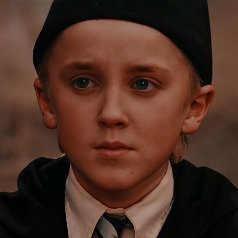 Draco Malfoy Icon, Icon Harry Potter, Draco And Harry, Tom Felton Draco Malfoy, Harry Potter Films, Harry Potter Cast, Harry Potter Series, 1st Year, Tom Felton