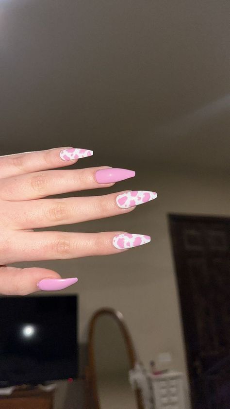 Pink Cow Nails, Egirl Nails, Cowboy Nails, Cute Nail Colors, Cow Nails, Cute Simple Nails, Grunge Nails, Pink Cow, Kawaii Nails