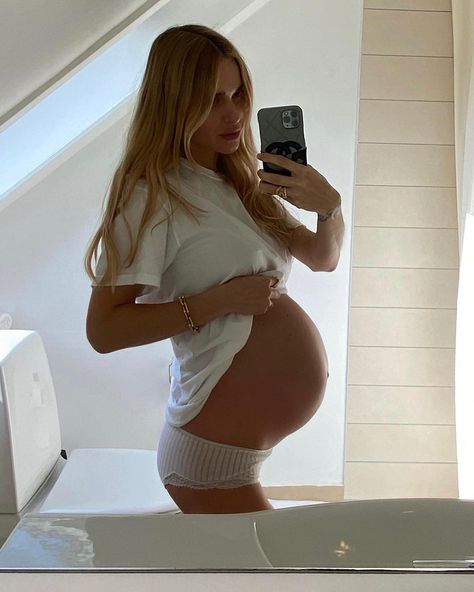 Adriana Lima Lingerie, 32 Weeks Pregnant, Pernille Teisbaek, 6 Months Pregnant, Beyond Grateful, Pretty Pregnant, Post Baby, Pregnant Mom, Appreciation Post