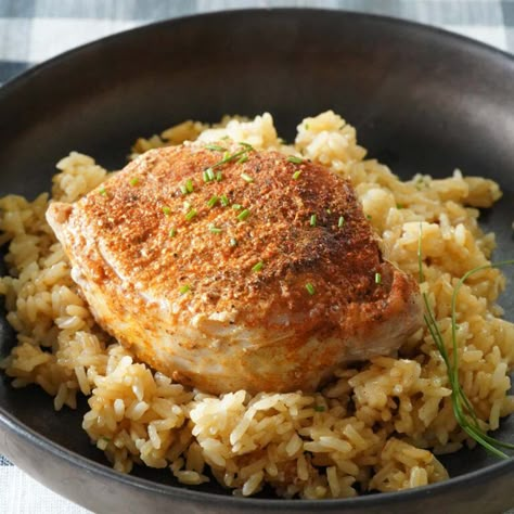 Instant Pot Pork Chops & Rice - A Pressure Cooker Kitchen Instapot Pork Chops, Gluten Free Pork Chops, Pork Chops Rice, Crockpot Express Recipes, Pressure Cooker Pork Chops, Asian Pork Chops, Pork Loin Chops Recipes, Fluffy White Rice, Rice Instant Pot