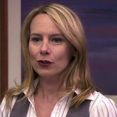 Holly The Office, Holly Flax, Amy Ryan, Office Icon, Worlds Best Boss, Office Color, Best Boss, Office Colors, Best Tv Shows