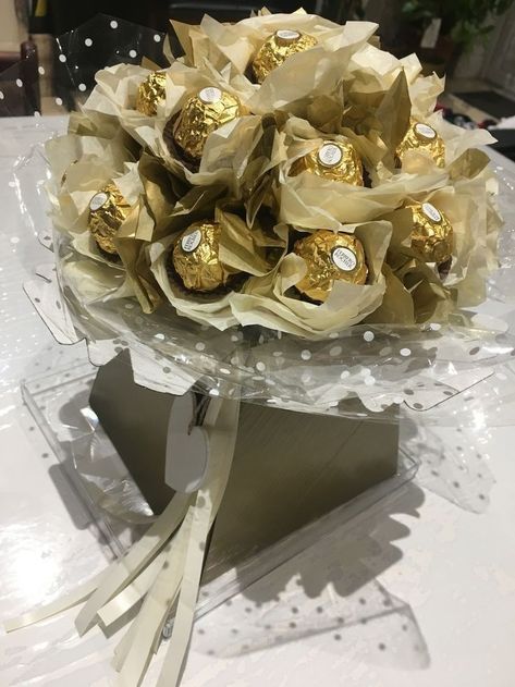 Chocolate Flower Bouquet, Ferrero Bouquet, Rocher Bouquet, Ferrero Rocher Bouquet, Ferrero Rocher Chocolate, Chocolate Flowers Bouquet, Rocher Chocolate, Candy Arrangements, Chocolate Bouquet Diy