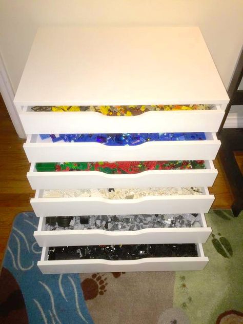 Kids Lego Storage, Lego Storage Drawers, Lego Playroom, Lego Storage Diy, Lego Sorting, Ikea Alex Drawers, Lego Organization, Ikea Drawers, Ikea Alex