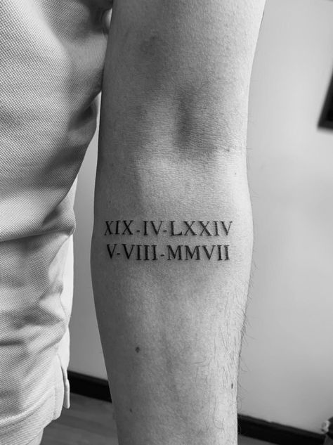 Tattoo Idea Parents, Dates Tattoo Ideas For Men, Rome Number Tattoo, Date Tattoo Ideas For Men, Roman Numeral Tattoo Men, Tattoo Numero, Henry Tattoo, 2003 Tattoo, Roman Numbers Tattoo