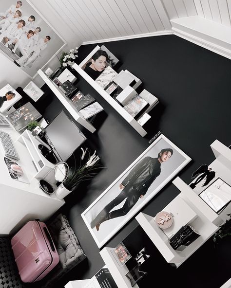 Jungkook Bedroom, Jungkook Room Decor, Kpop Fan Room, K-pop Room, Bts Bedroom, Bts Room Ideas, Army Bedroom, Bts Room Decor, Bts Room