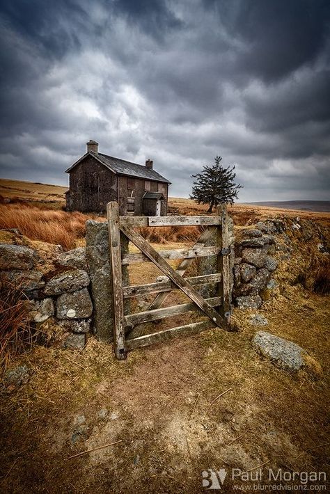 Bleak House, England Countryside, Rural Living, Devon And Cornwall, Devon England, Cornwall England, Yorkshire Dales, Landscape Features, Old Barns